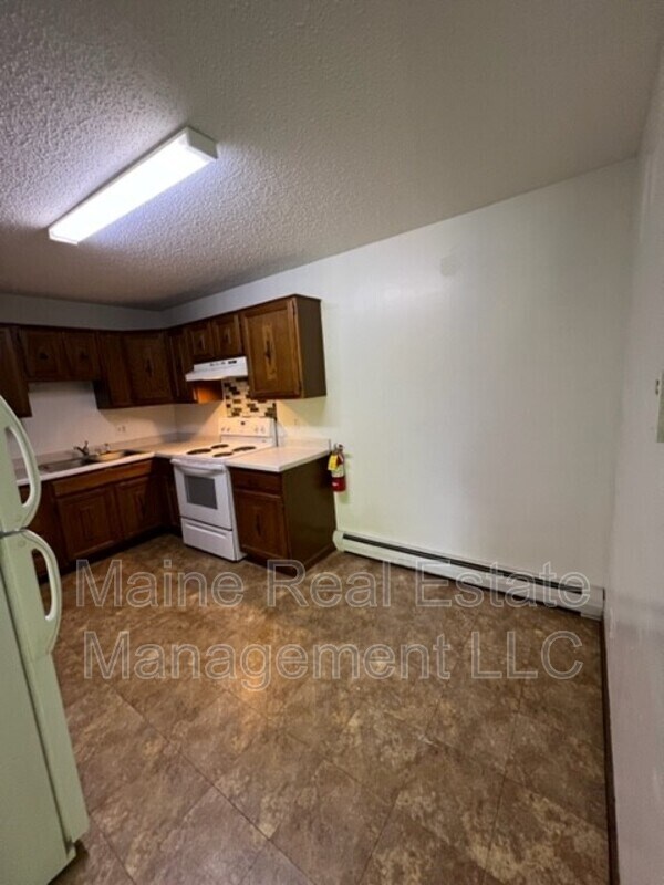 Building Photo - 14 Rancourt Ave