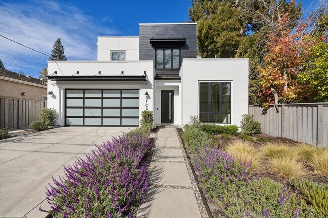 Foto del edificio - Luxurious Modern Single Family Home in West Menlo Park Available Now!