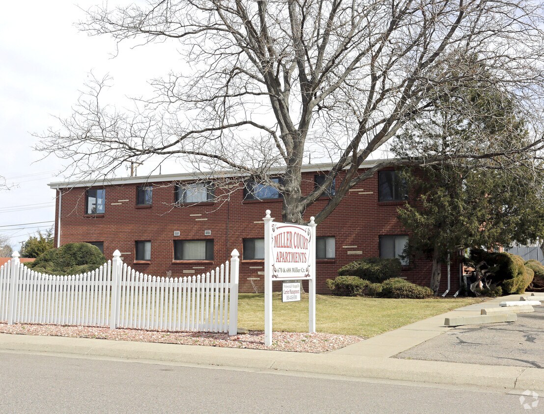 Foto del edificio - 688 Miller Ct