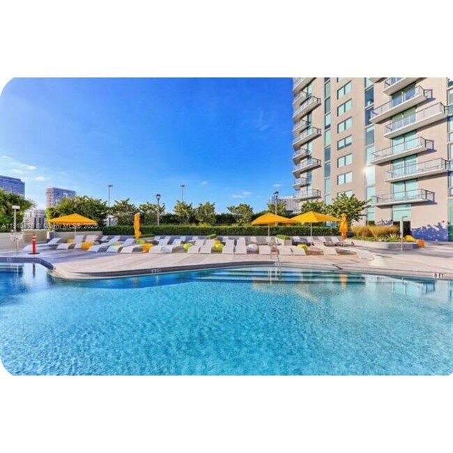 Foto del edificio - 501 NE 31st St