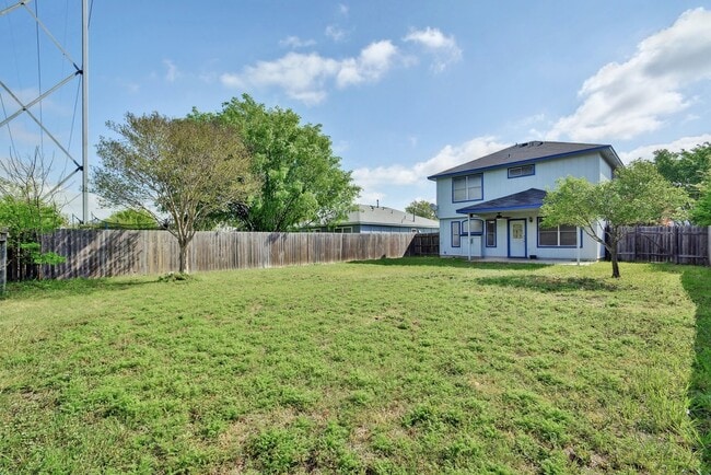 Foto del edificio - 1609 Lantern Light Dr