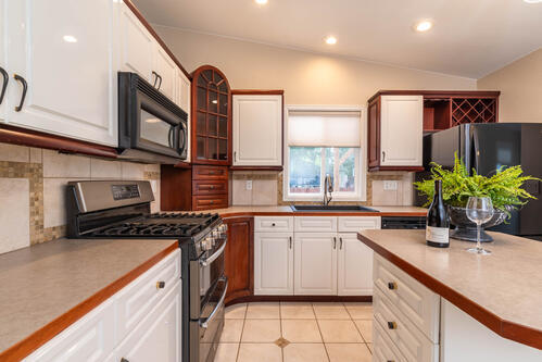 Kitchen Island - 197 Johnson Dr