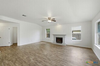 Building Photo - 1005 Rolling Ridge Dr