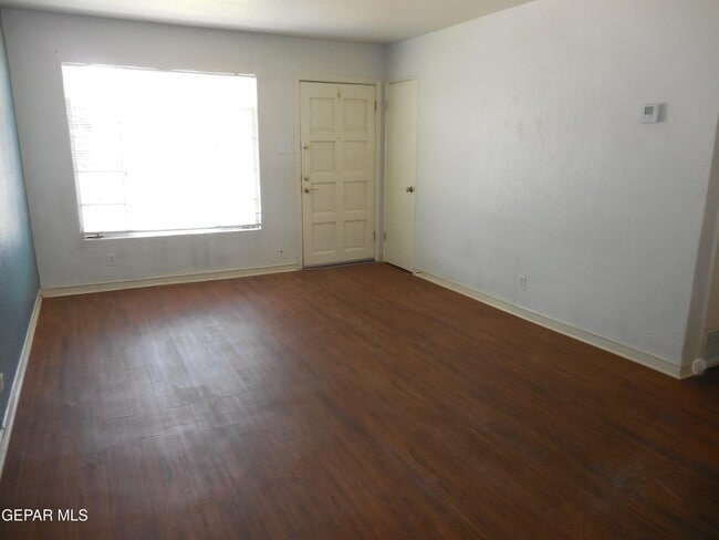 Building Photo - 701 W Yandell Dr
