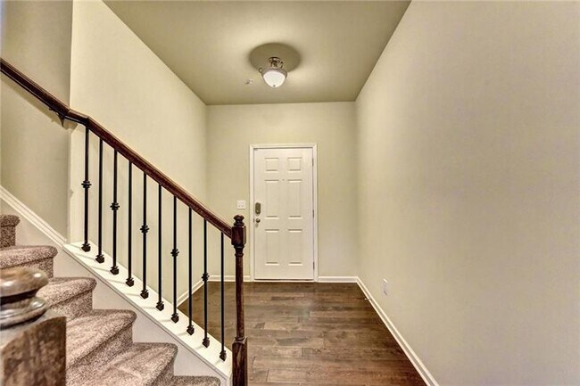 Building Photo - 3376 Castleberry Village Cir