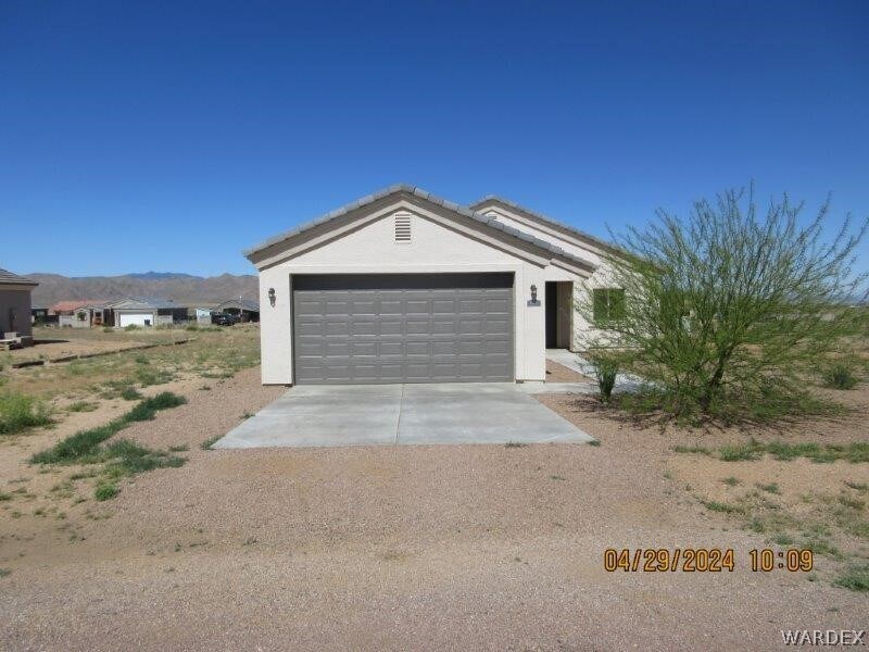 Primary Photo - 10113 N Blackboot Dr