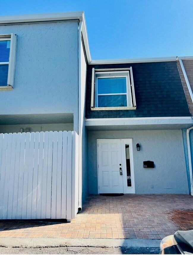 Foto del edificio - 314 Sunshine Dr