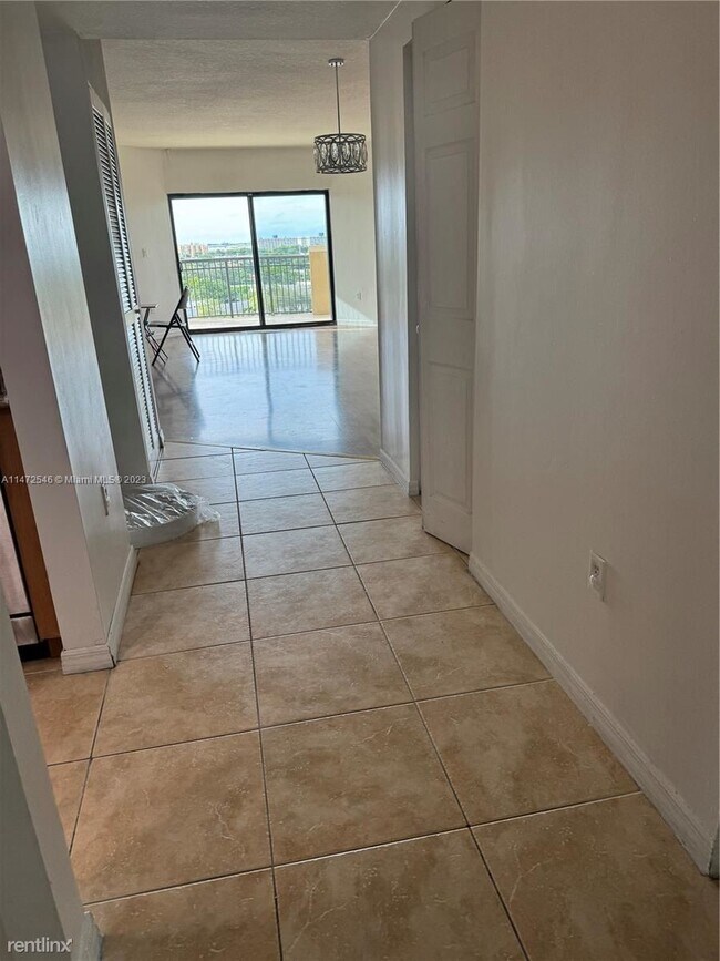 Foto del edificio - 3 br, 2 bath House - 4242 NW 2nd St Apt 704