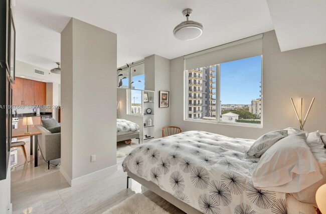 Foto del edificio - 315 NE 3rd Ave