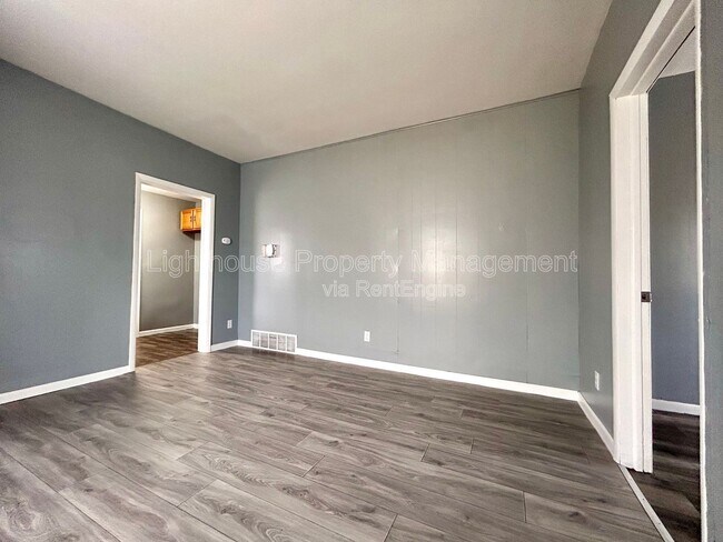 Foto del edificio - 1461 Leahy St