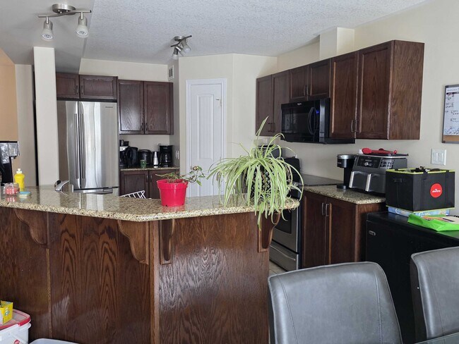 Building Photo - 1132 Crossfield Ave