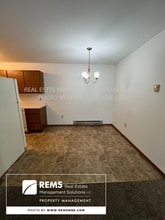 Building Photo - 544 E Slifer St