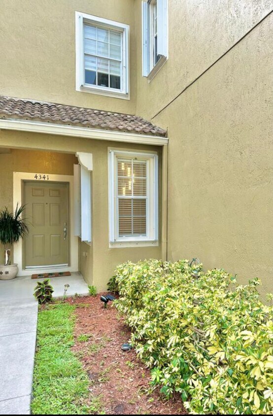Foto principal - 4341 SW 131st Ln