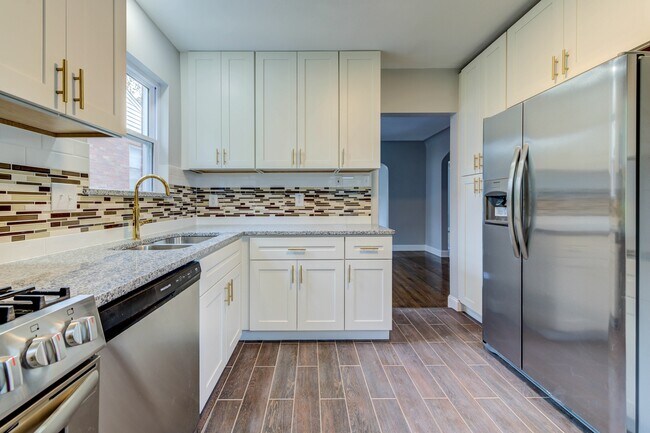 kitchen - 7735 Snowden Ave