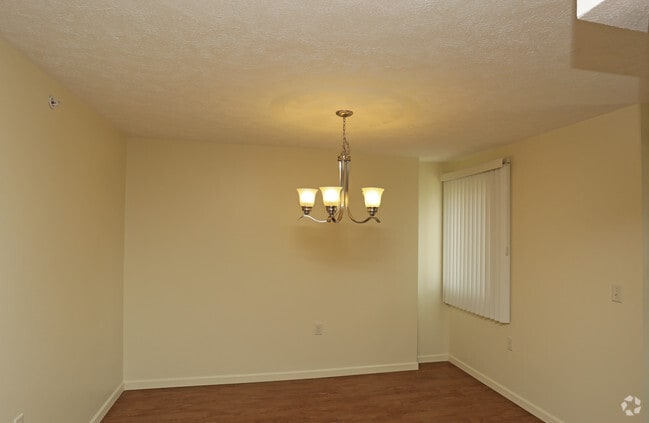 Dining Area - Willow Stream Apartments North