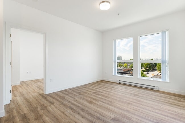 Building Photo - 368 Lakewood Dr