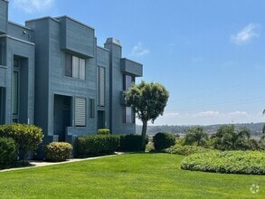 Building Photo - 821 America Way