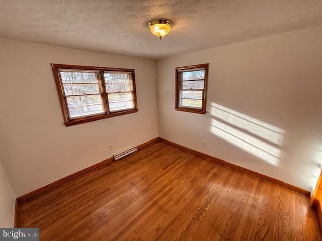 Foto del edificio - 2349 Redwood Rd