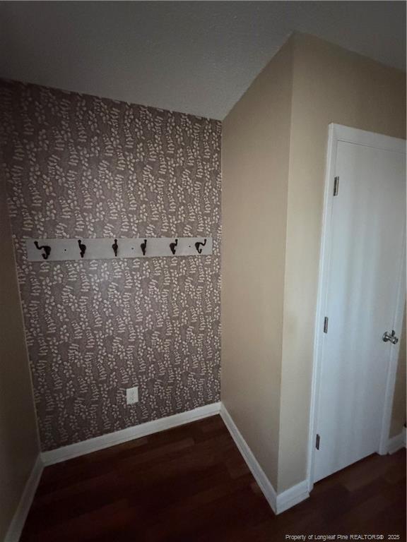 Foto del edificio - 4946 Pinewood Dr