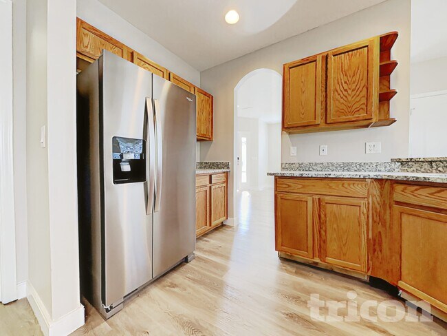 Foto del edificio - 3351 Rennes Ct