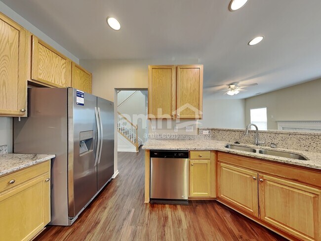 Building Photo - 9725 Autumn Applause Dr