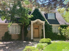 Building Photo - 650 California Ave