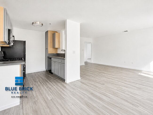 Building Photo - 7308 Canby Ave