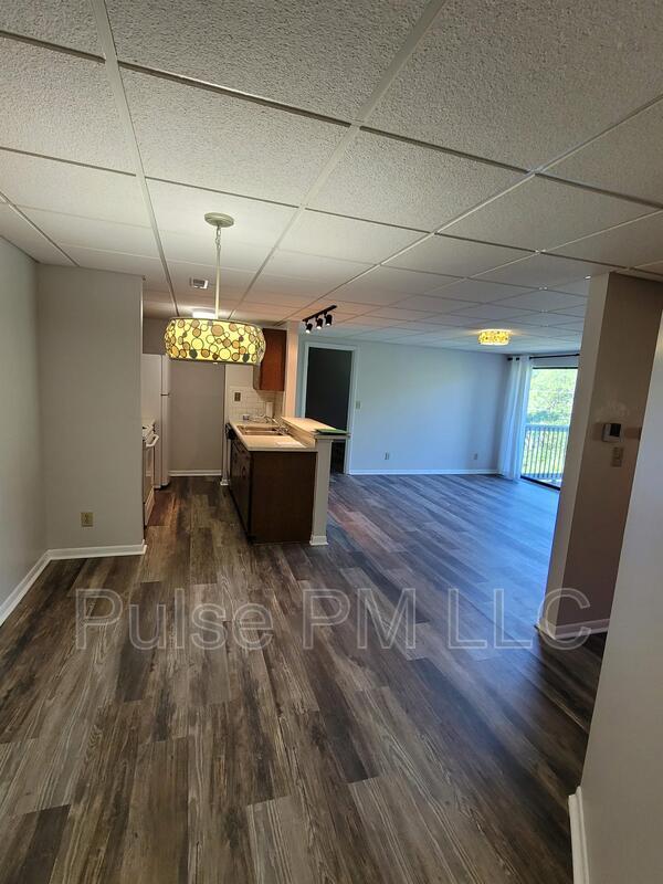 Building Photo - 22 Woodland Hills Dr