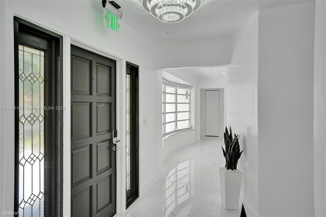 Foto del edificio - 5 br, 5 bath House - 4900 Polk St