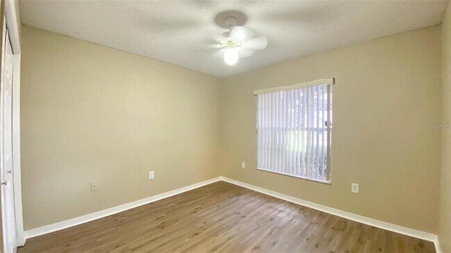 Foto del edificio - 140 Cedarpark Ln