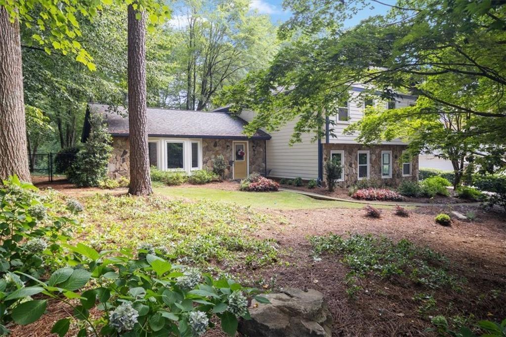 Foto principal - 4989 Kingswood Dr