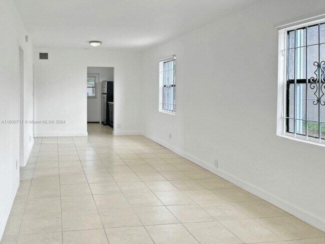 Foto del edificio - 5408 SW 21st St