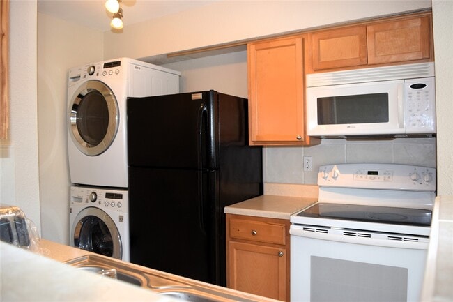 Building Photo - 4011 NASA Road 1