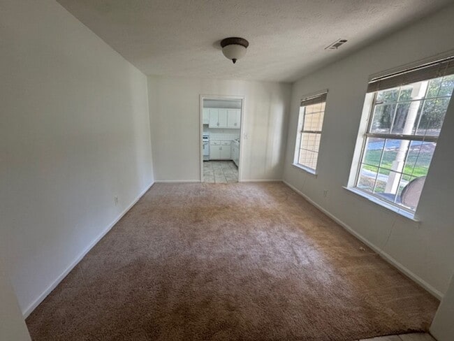 Foto del edificio - 482 S Bolee Rd