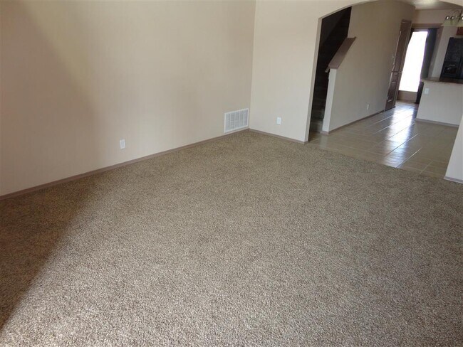 Foto del edificio - Impeccable Two Story Eastside Home With Re...