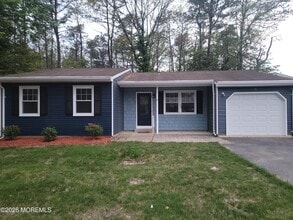 Building Photo - 16 Chelsea Dr