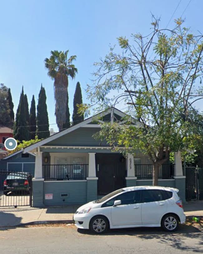 Building Photo - 6858 Fountain Ave