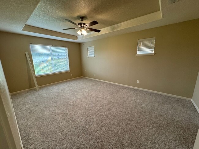 Building Photo - Beautiful Single-Family 4BD | 3BA Home + M...