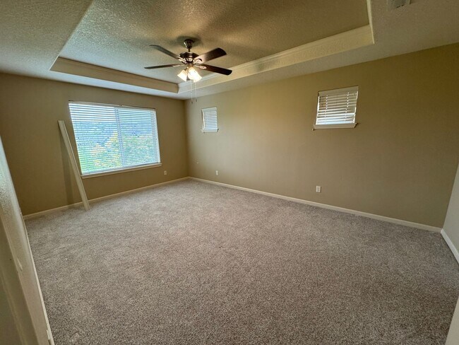 Foto del edificio - Beautiful Single-Family 4BD | 3BA Home + M...