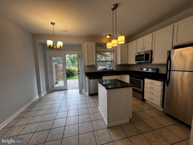 Foto del edificio - 44211 Litchfield Terrace