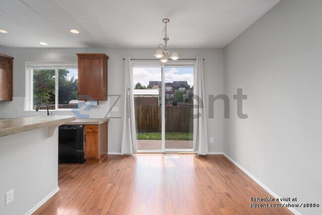 Foto del edificio - 4866 SE Sandalwood St