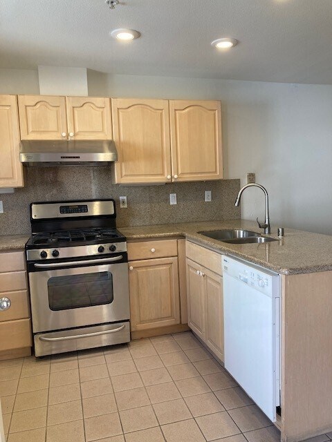 Foto del edificio - 989 Asilomar Ter