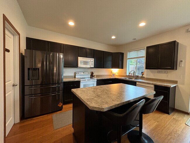 Foto del edificio - 680 NE Nantucket St