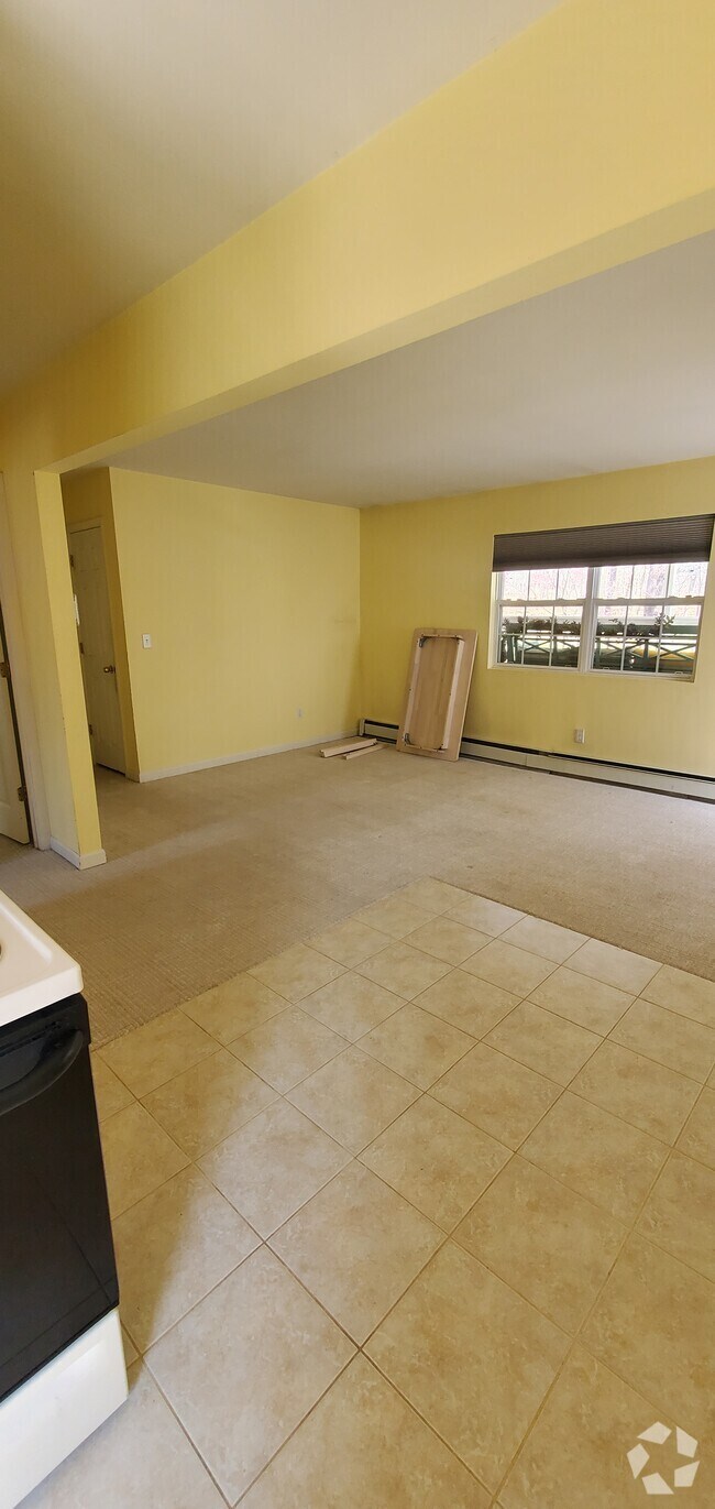 Apartments in Suffolk County, NY under 1,800