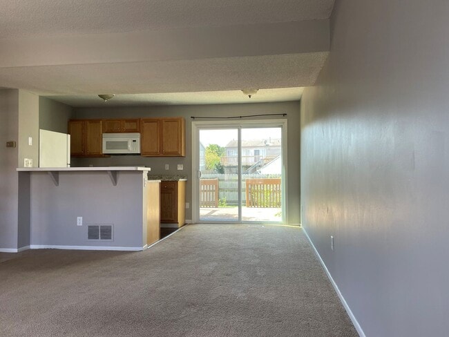 Building Photo - 5098 Stoneybrook Blvd