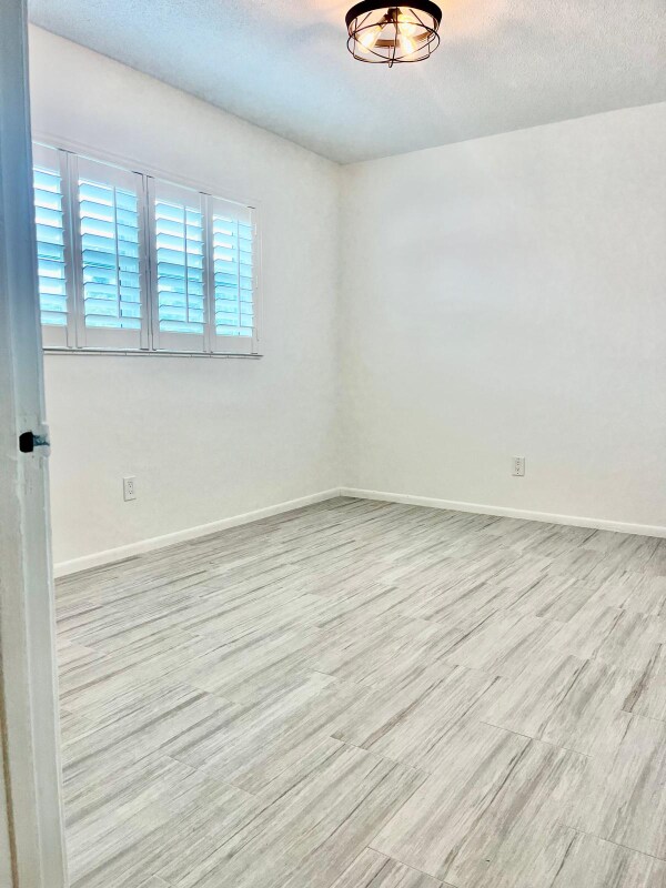Foto del edificio - 501 NE 23rd St