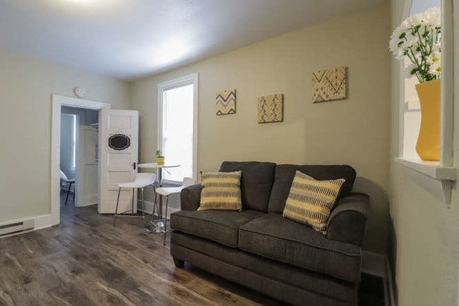 Foto del edificio - 107 Oregon W St