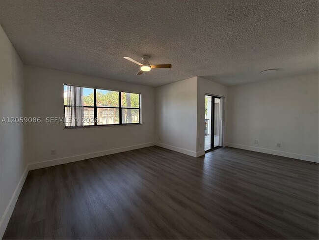 Foto del edificio - 510 S Park Rd