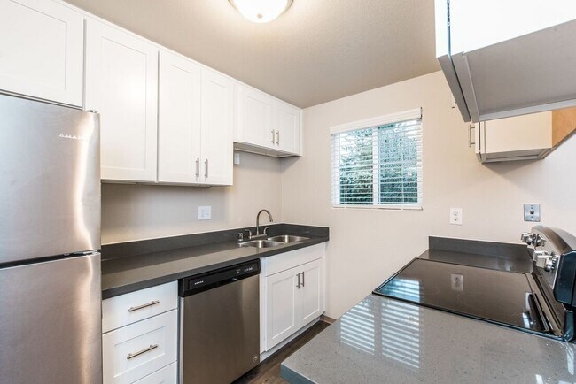 Foto del edificio - 2707 Mountain View Ave W