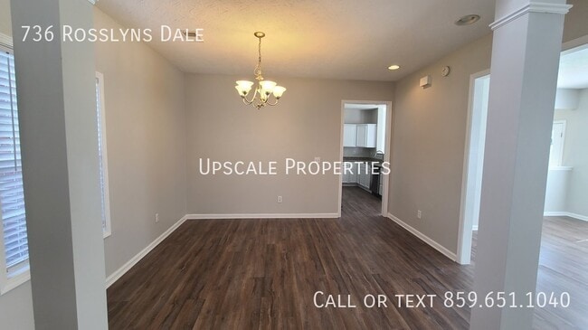 Building Photo - 736 Rosslyns Dale